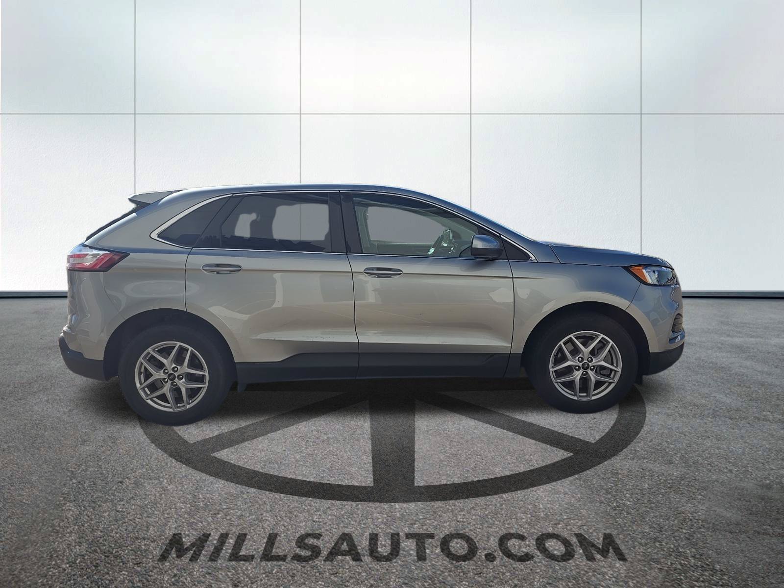 Certified 2024 Ford Edge SEL AWD/4WD image 3