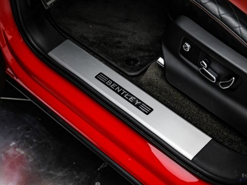 Used 2019 Bentley Bentayga image 41