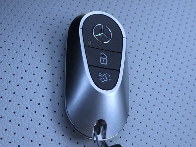 Used 2026 Mercedes-Benz GLC 300 image 30