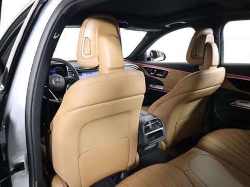 Used 2026 Mercedes-Benz E 350 4MATIC Sedan image 29