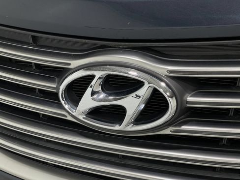 Used 2017 Hyundai Santa Fe SE w/ Cargo Package AWD/4WD image 38
