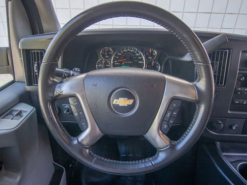 Used 2014 Chevrolet Express 2500 image 23