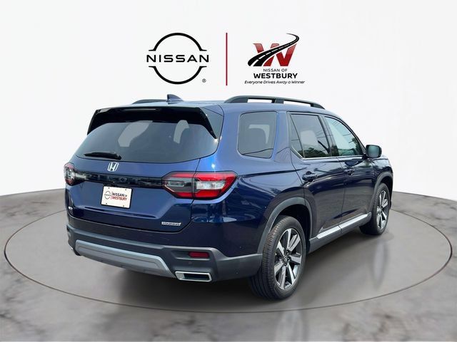 Used 2023 Honda Pilot Touring image 6