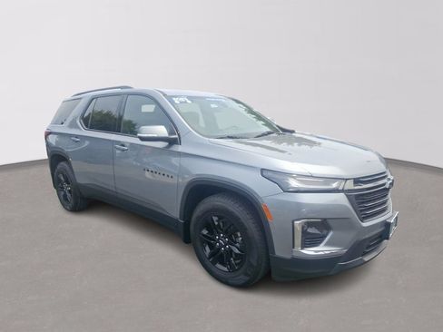 Certified 2023 Chevrolet Traverse LT FWD image 3