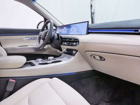 Certified 2026 Genesis GV70 2.5T Select image 13