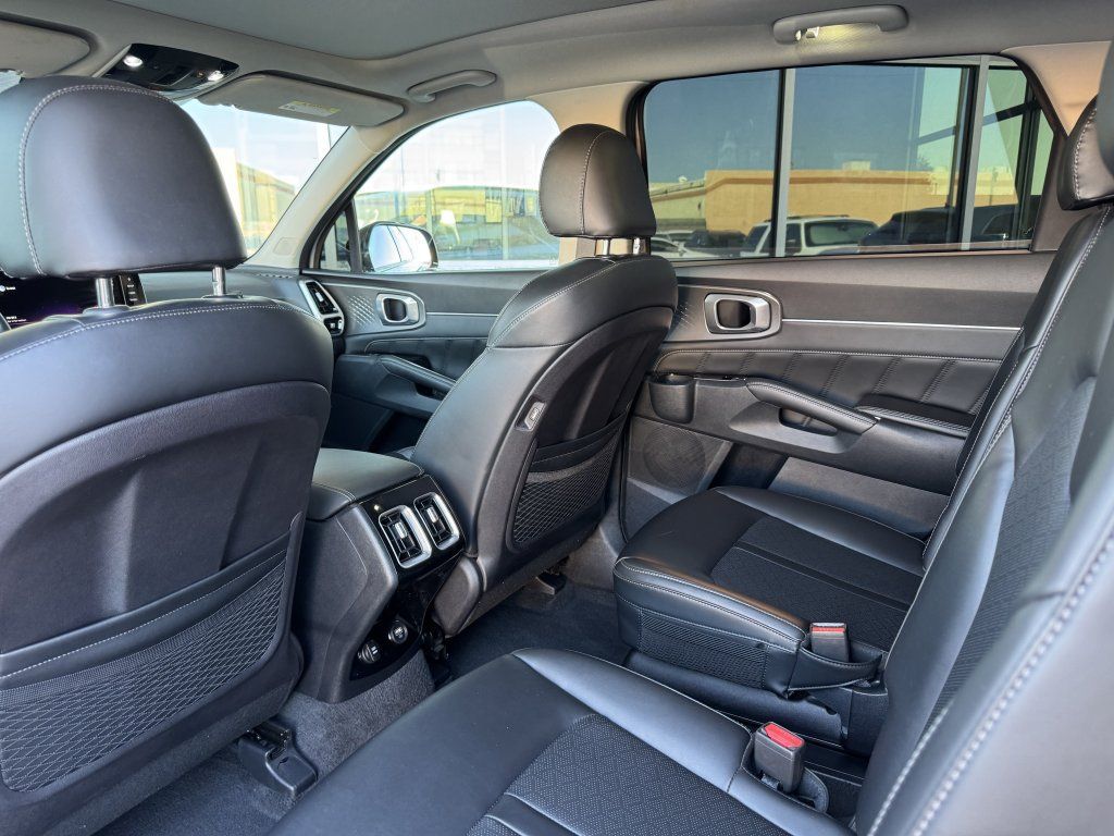 Used 2022 Kia Sorento SX FWD image 37