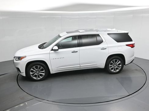 Used 2018 Chevrolet Traverse Premier w/ Driver Confidence II Package FWD image 43