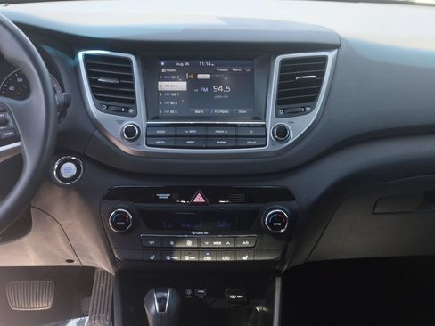 Used 2018 Hyundai Tucson Value AWD/4WD image 11
