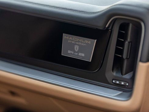 Used 2024 Porsche Cayenne Turbo AWD/4WD image 5