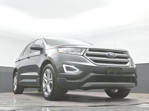 Used 2017 Ford Edge Titanium w/ Technology Package FWD image 41