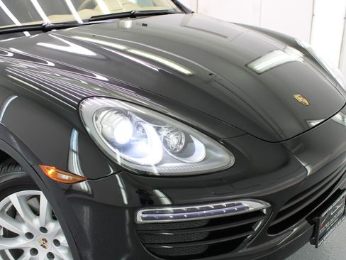 Used 2012 Porsche Cayenne image 18