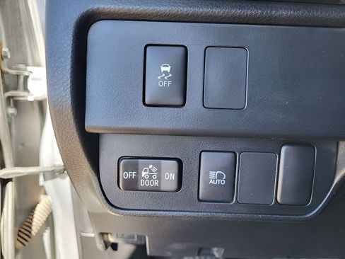 Used 2023 Toyota Tacoma SR5 w/ Technology Package image 23