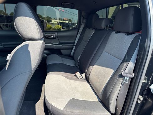 Used 2023 Toyota Tacoma TRD Off-Road image 21