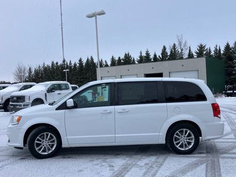 Used 2020 Dodge Grand Caravan SE image 22