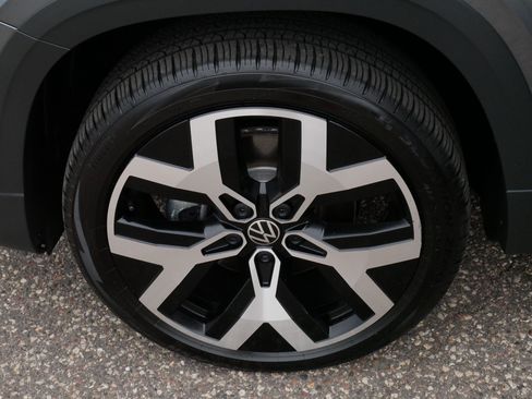 Used 2023 Volkswagen Taos SEL AWD/4WD image 15