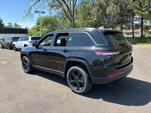 New 2026 Jeep Grand Cherokee Limited w/ Limited Altitude Package AWD/4WD image 4
