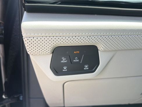 Used 2024 Volkswagen Atlas SE FWD image 22