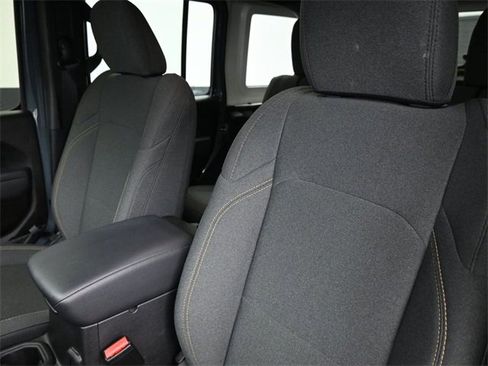 Used 2025 Jeep Wrangler Willys image 19