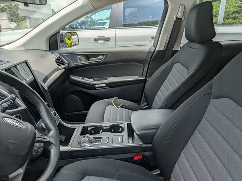 Used 2023 Ford Edge SE w/ Black Appearance Package AWD/4WD image 2