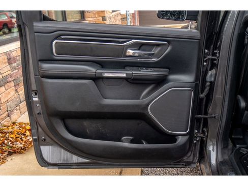Used 2019 RAM 1500 Laramie image 16