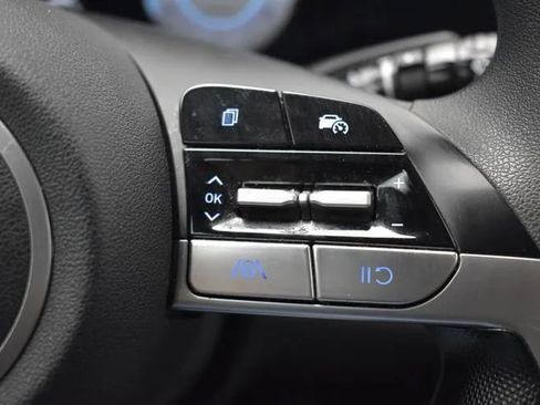 Used 2024 Hyundai Elantra SEL FWD image 22