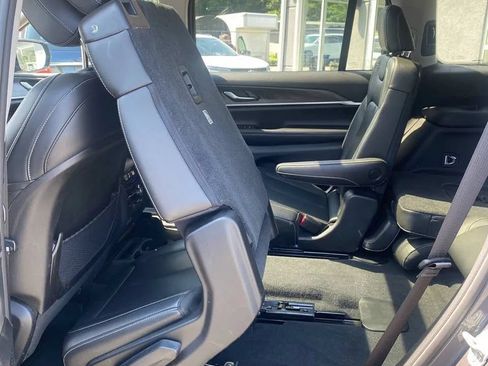 Used 2023 Jeep Grand Cherokee L Limited AWD/4WD image 26