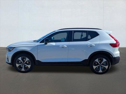 Used 2026 Volvo XC40 B5 Plus w/ Protection Package Premier AWD/4WD image 2