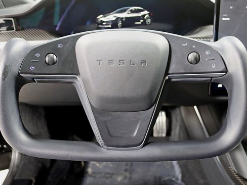 Used 2022 Tesla Model S Plaid image 16