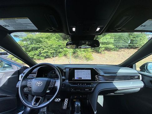 Used 2025 Toyota Camry SE FWD image 24