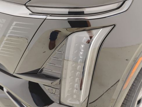 New 2026 Cadillac Vistiq Sport w/ LPO, Floor Liner Package image 15