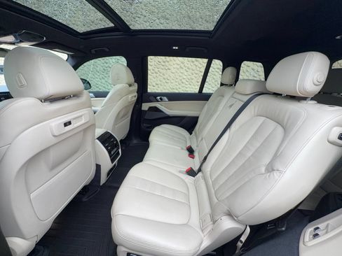 Used 2021 BMW X7 xDrive40i w/ Executive Package AWD/4WD image 17