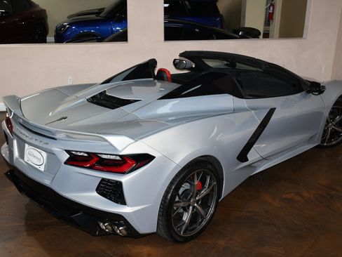 Used 2022 Chevrolet Corvette Stingray Convertible w/ Z51 Performance Package RWD image 79
