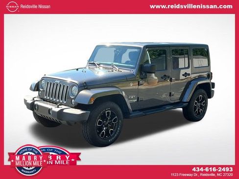 Used 2018 Jeep Wrangler Unlimited Sahara w/ Connectivity Group AWD/4WD image 1