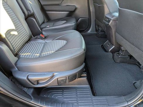 Used 2024 Toyota Highlander XSE image 20