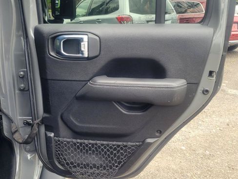 Used 2021 Jeep Wrangler Unlimited Sahara AWD/4WD image 30