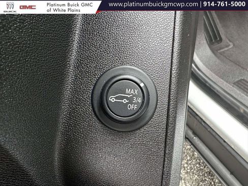 Used 2021 Chevrolet Equinox LT image 18