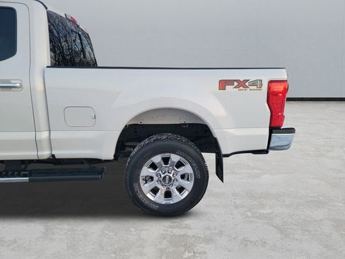 Used 2018 Ford F250 Lariat w/ Chrome Package image 6