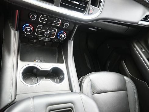 Used 2022 Chevrolet Tahoe Z71 w/ Z71 Off-Road Package AWD/4WD image 9