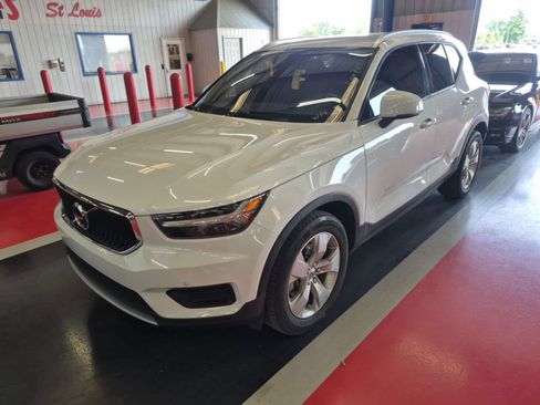Used 2020 Volvo XC40 T5 Momentum AWD/4WD image 1