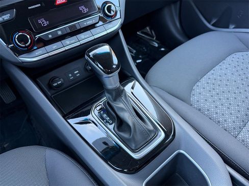 Used 2018 Hyundai Ioniq Blue image 28