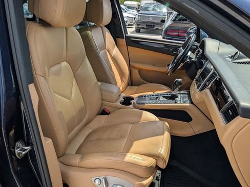Used 2018 Porsche Macan AWD/4WD image 14