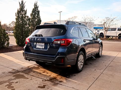 Used 2019 Subaru Outback 2.5i Premium image 10