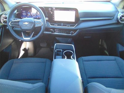 Used 2025 Chevrolet Equinox LT w/ Safety and Technology Package image 22