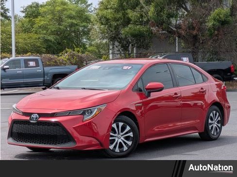 Used 2021 Toyota Corolla LE image 1