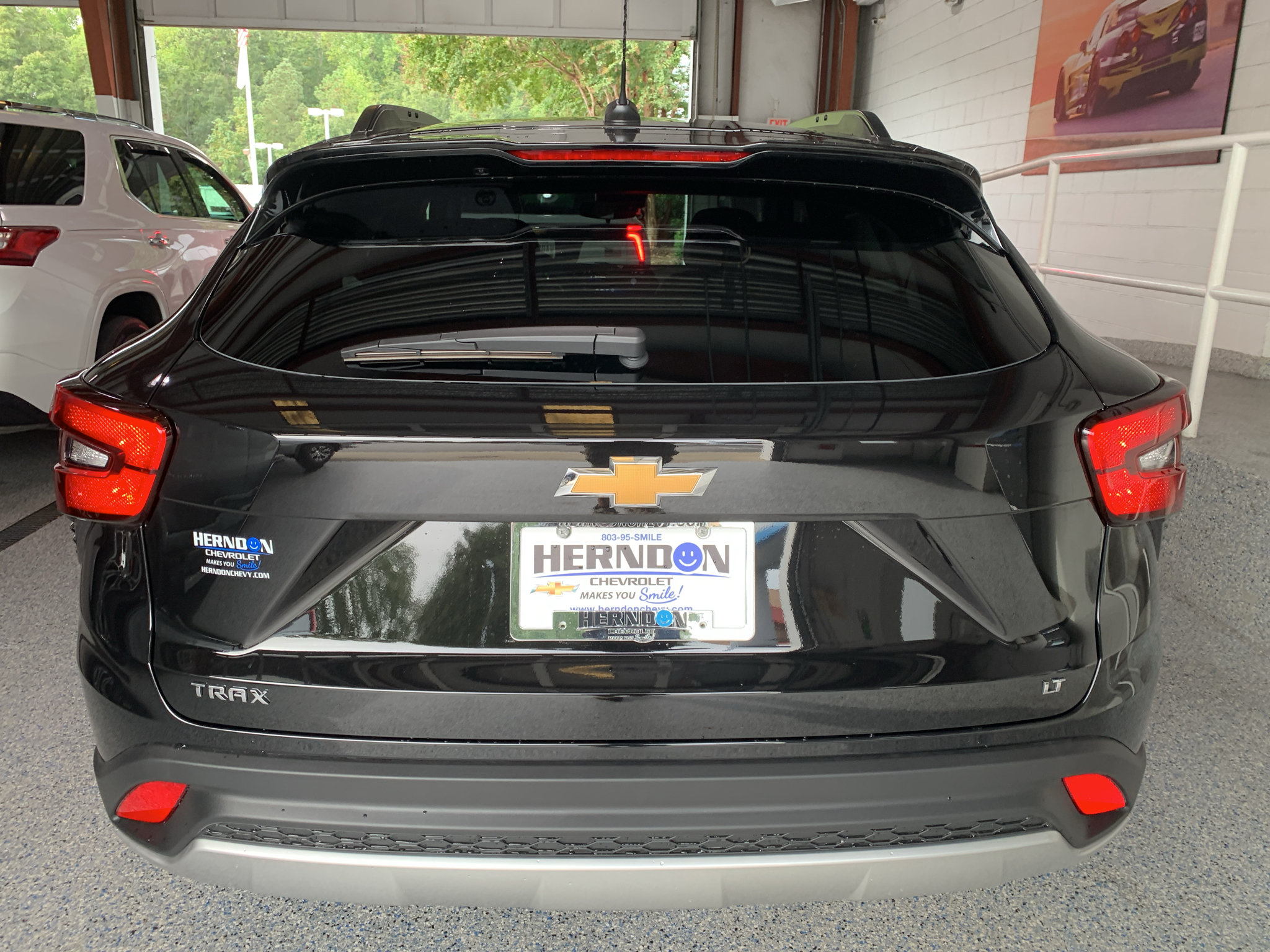 New 2026 Chevrolet Trax LT w/ LT Convenience Package FWD image 7