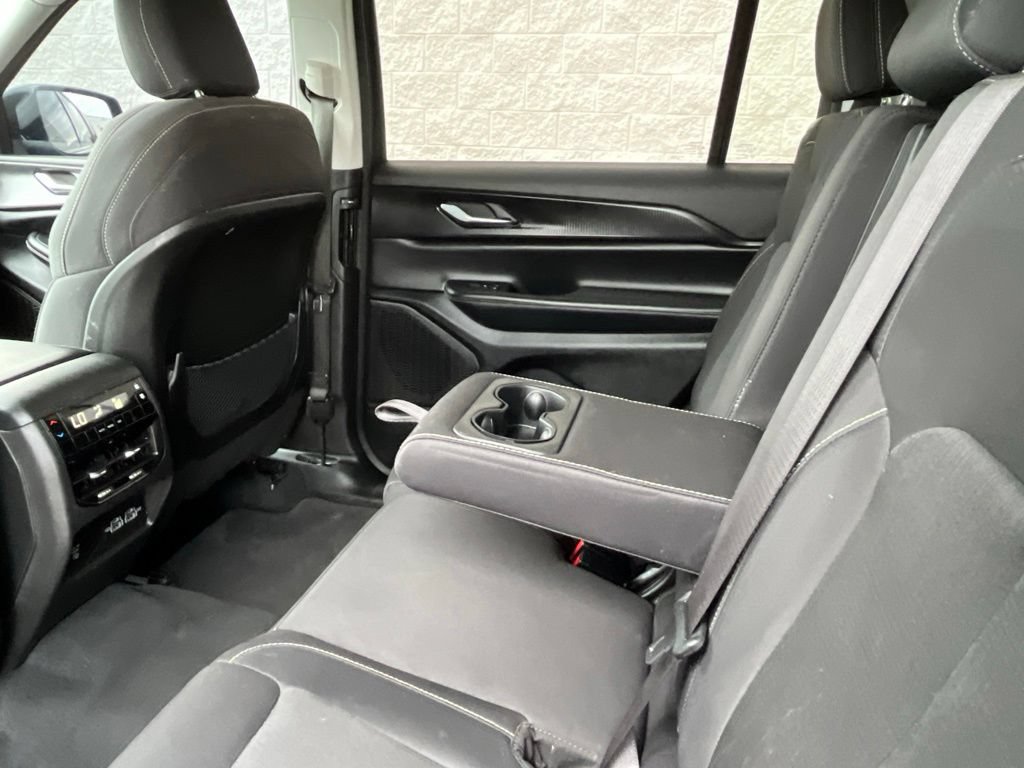 Certified 2024 Jeep Grand Cherokee L Laredo w/ Luxury Tech Group I AWD/4WD image 24