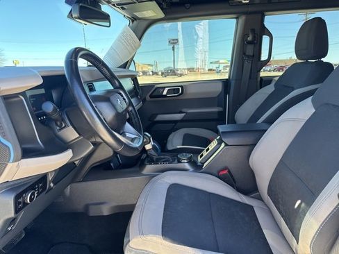 Used 2023 Ford Bronco Wildtrak image 2