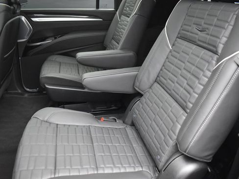 Certified 2026 Cadillac Escalade ESV V AWD/4WD image 23