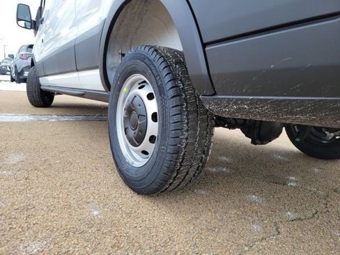 New 2026 Ford Transit 250 148 Medium Roof RWD image 19