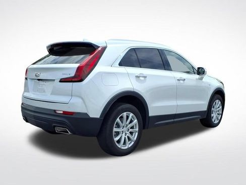 Certified 2023 Cadillac XT4 Luxury w/ Cold Weather Package FWD image 5
